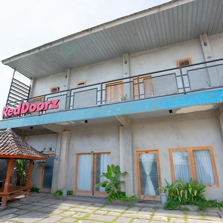 Reddoorz Syariah Near Lombok Epicentrum Mall マタラム エクステリア 写真