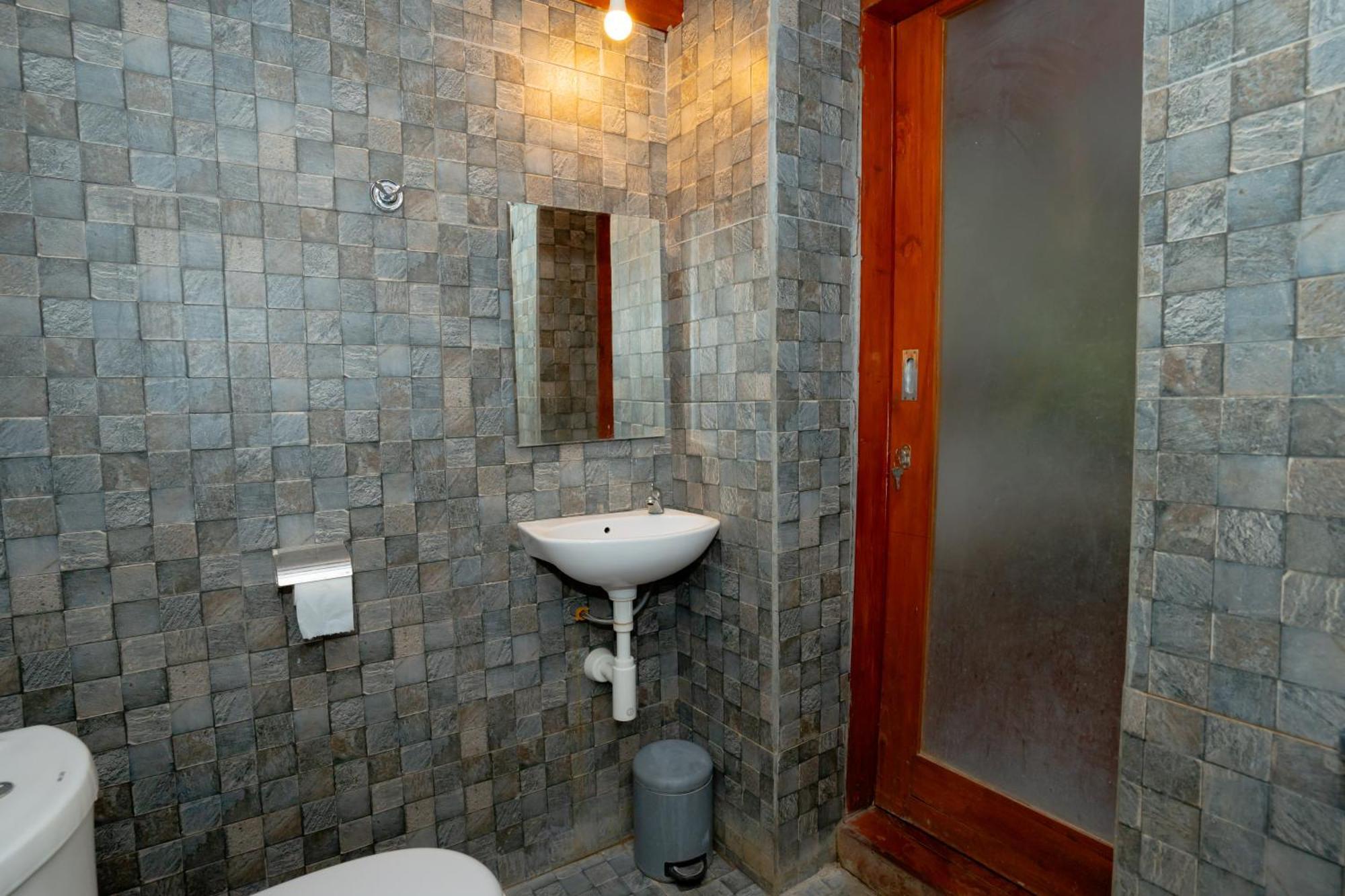 Reddoorz Syariah Near Lombok Epicentrum Mall マタラム エクステリア 写真