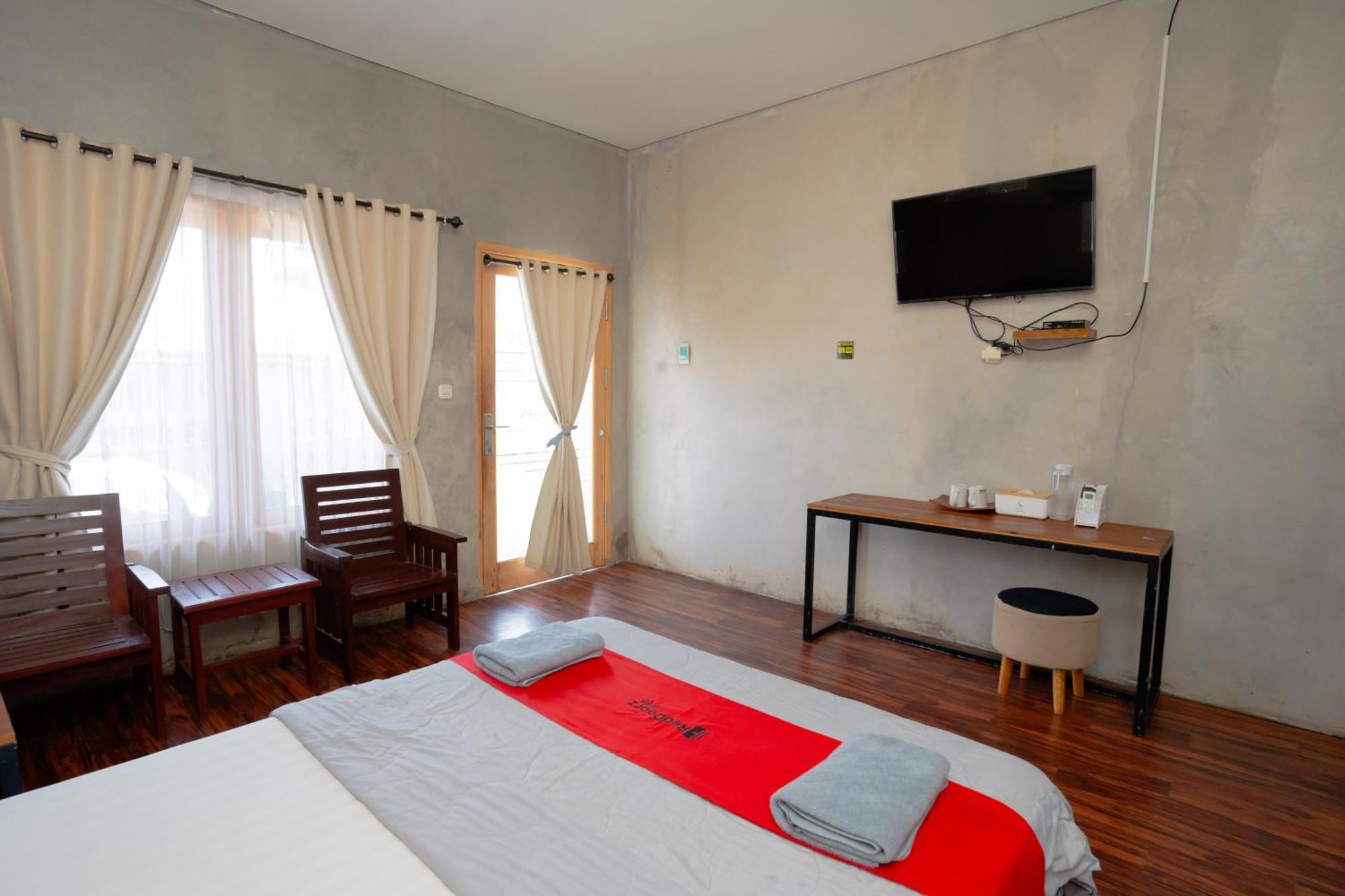 Reddoorz Syariah Near Lombok Epicentrum Mall マタラム エクステリア 写真