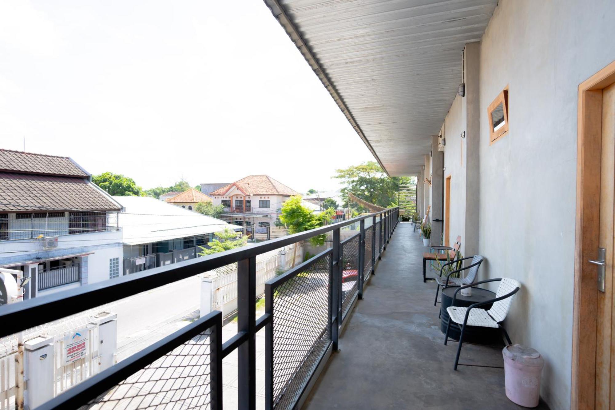 Reddoorz Syariah Near Lombok Epicentrum Mall マタラム エクステリア 写真