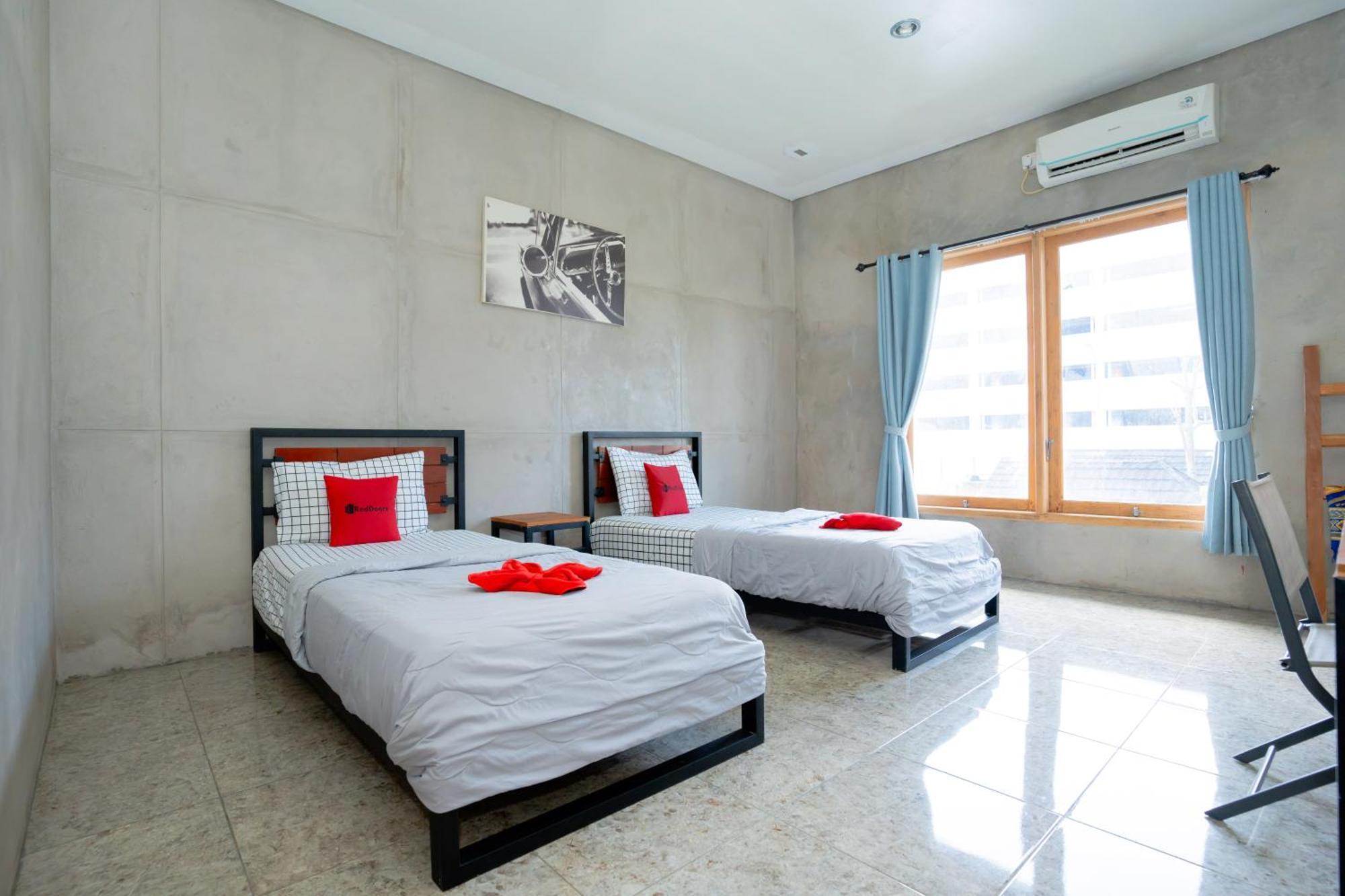Reddoorz Syariah Near Lombok Epicentrum Mall マタラム エクステリア 写真